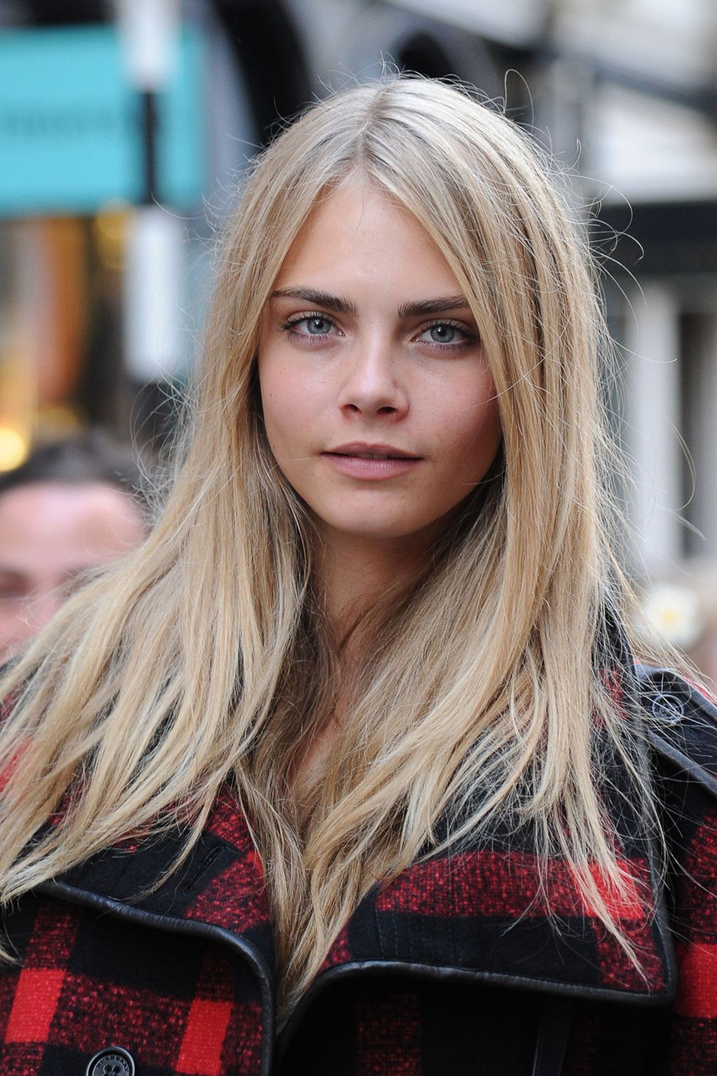 Cara Delevingne Hair Style Collection – NiceStyles