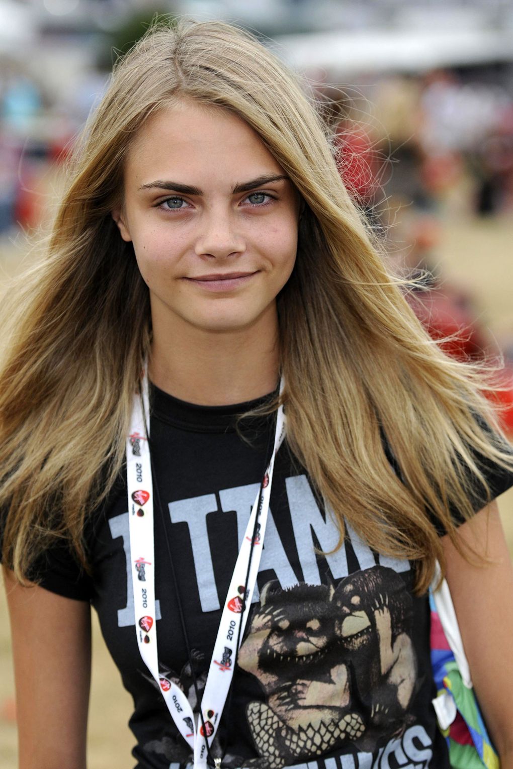 Cara Delevingne Hair Style Collection - NiceStyles
