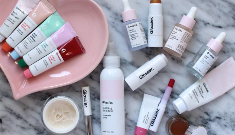 Glossier Makes its way to the UK; 6 must have Glossier products