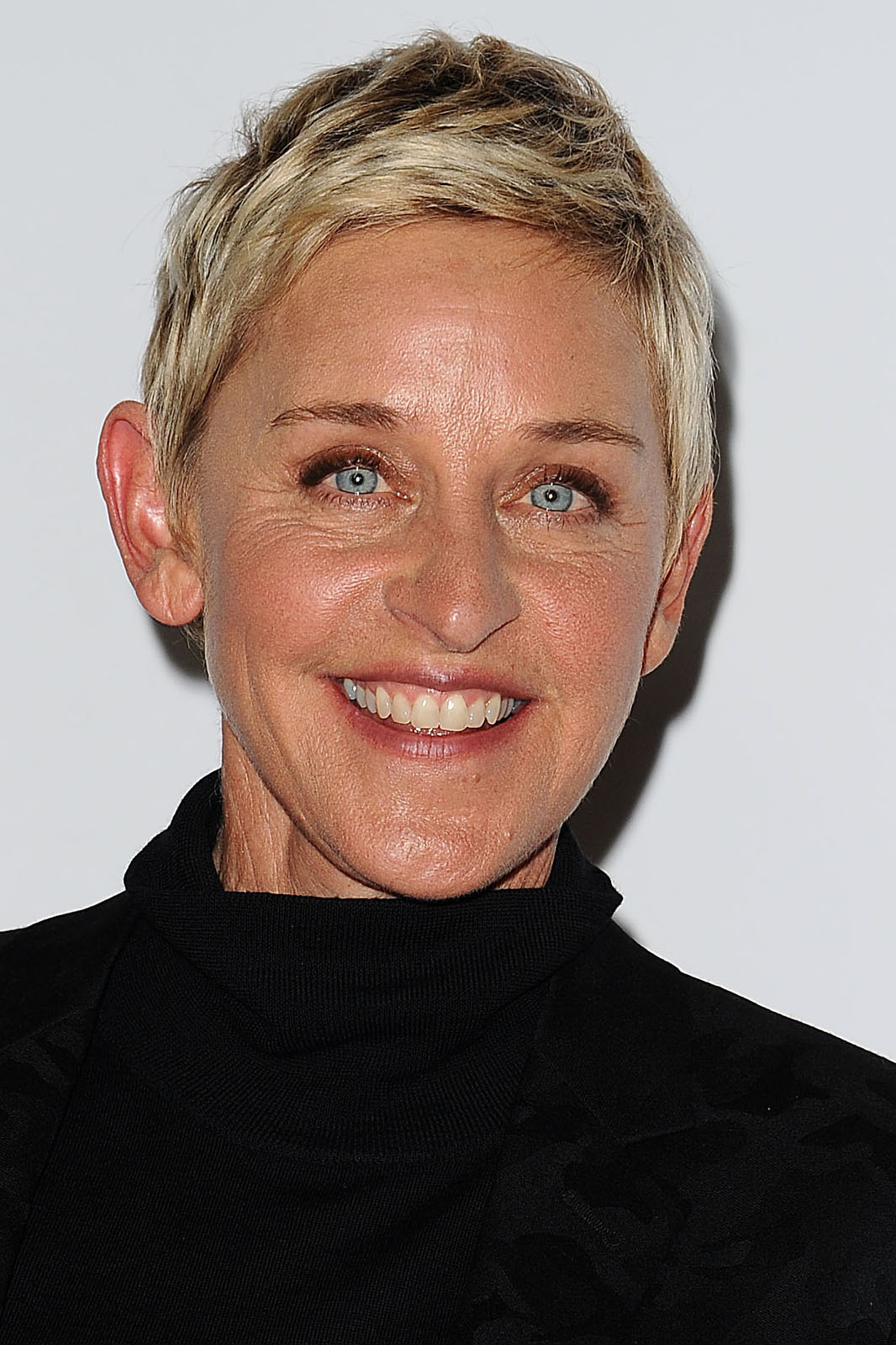 Short Hairstyles For Women Over 40 NiceStyles Short Hairstyles For Women Over 40 NiceStyles