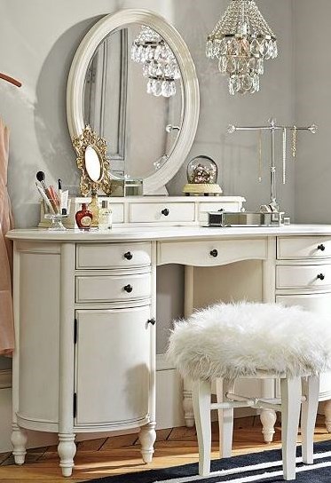 Grammercy Metal Bed Featuring Antique Charm