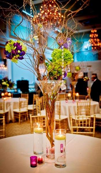 Table Décor Idea For Spring Wedding