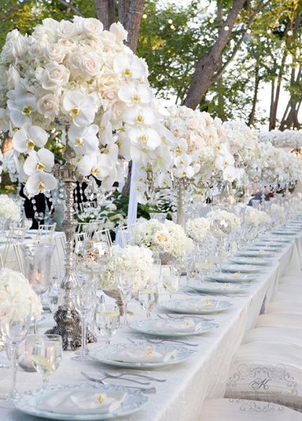 Terrific Silver And White Décor