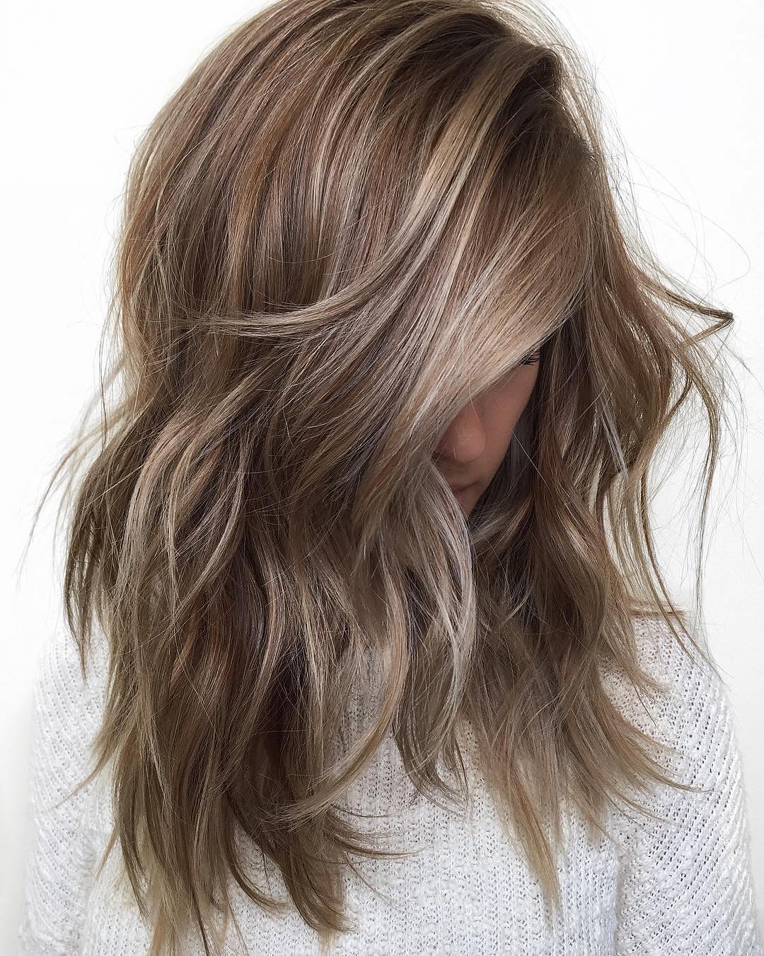 Attractive ‘bed-head’ balayage ombré hairstyles for shoulder length hair