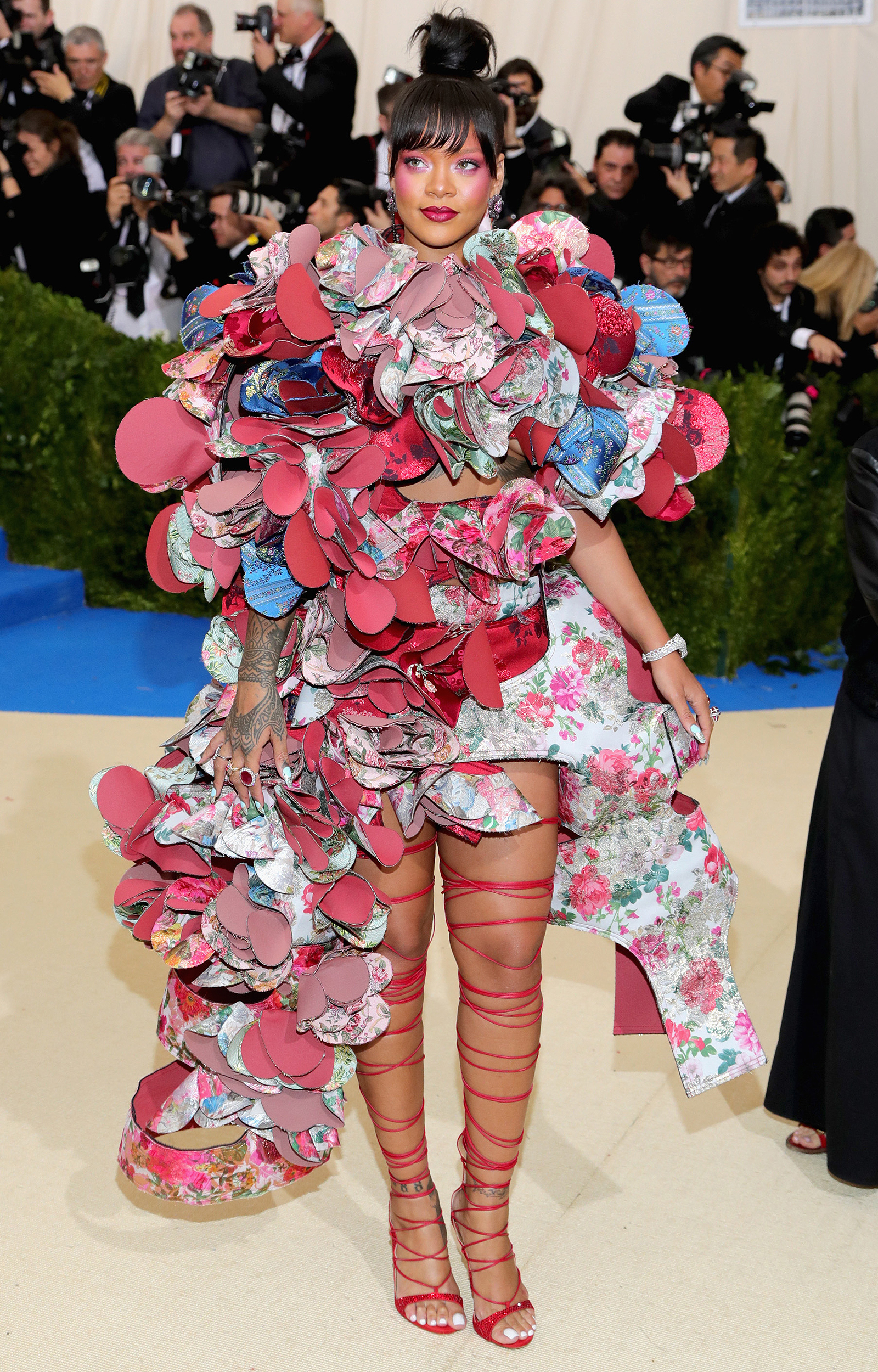 All of Rihanna’s Met Gala Dresses: PHOTOS – NiceStyles