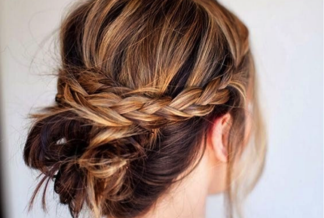 Trendy-Hairstyles-That-Will-Save-Your-Hair-On-Rainy-Days