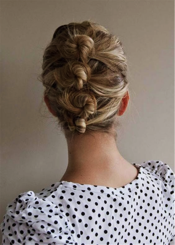 Trendy-Hairstyles-That-Will-Save-Your-Hair-On-Rainy-Days